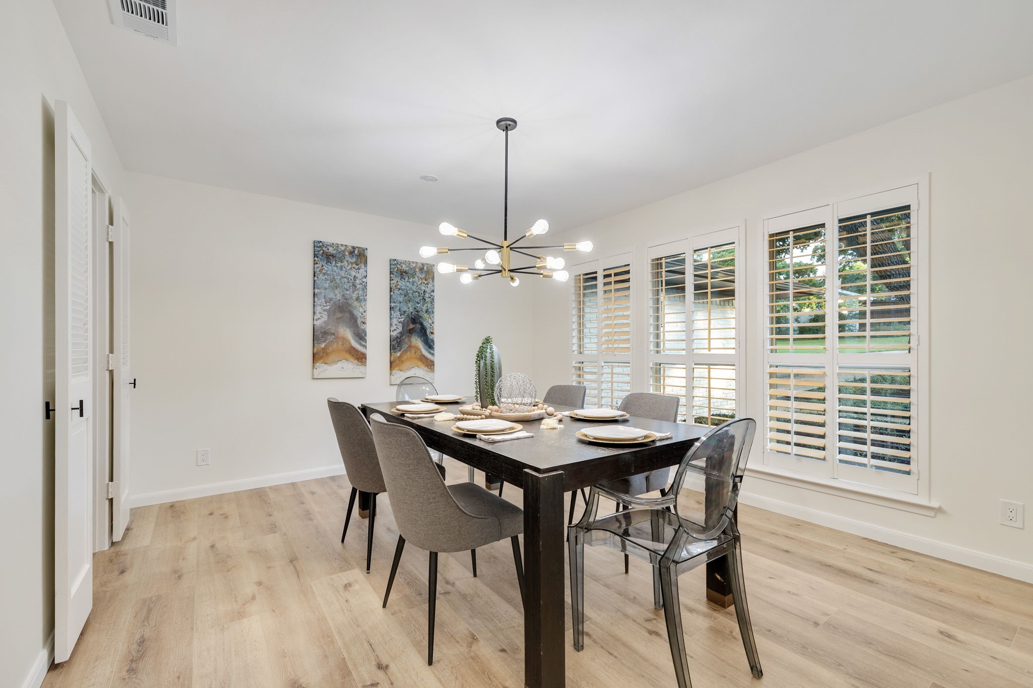 Irving, Texas, 75062, United States, 4 Bedrooms Bedrooms, ,3 BathroomsBathrooms,Residential,For Sale,1933641