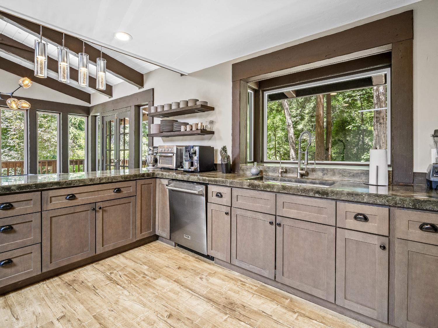 Placerville, California, 95667, United States, 4 Bedrooms Bedrooms, ,4 BathroomsBathrooms,Residential,For Sale,1881790