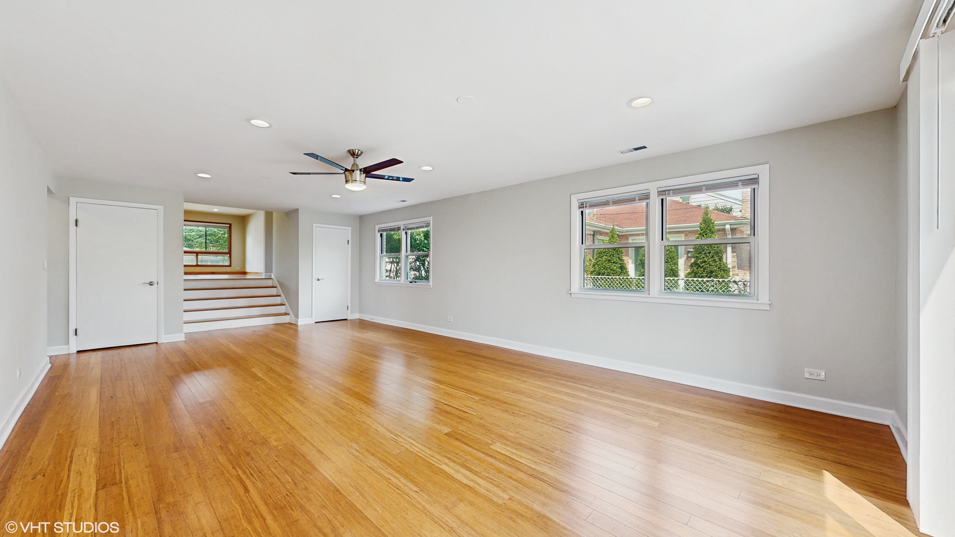 Skokie, Illinois, 60076, United States, 4 Bedrooms Bedrooms, ,2 BathroomsBathrooms,Residential,For Sale,1935170