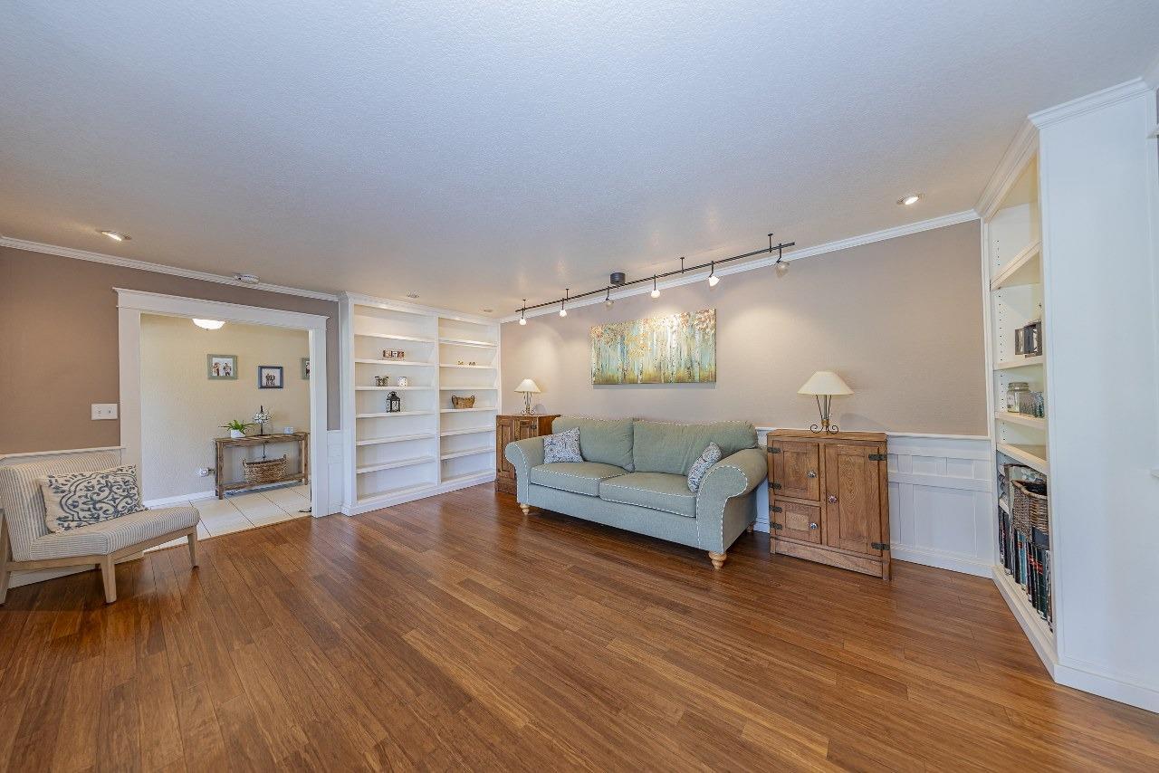 Oakhurst, California, 93644, United States, 3 Bedrooms Bedrooms, ,3 BathroomsBathrooms,Residential,For Sale,1977364