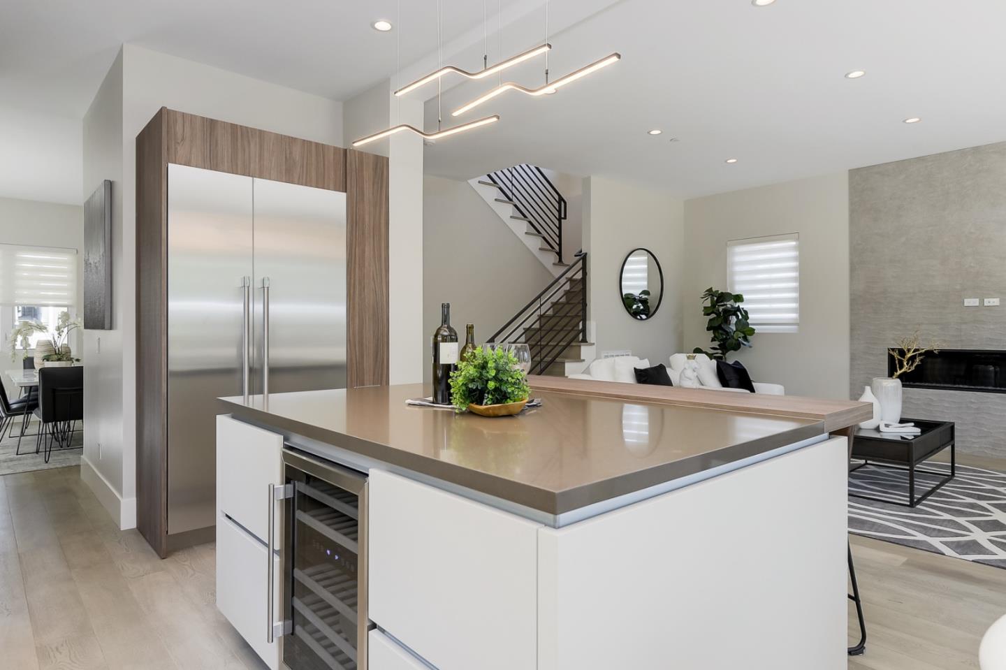 Menlo Park, California, 94025, United States, 5 Bedrooms Bedrooms, ,6 BathroomsBathrooms,Residential,For Sale,1927394