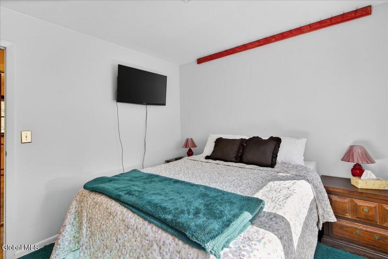 Clifton Park, New York, 12065, United States, 4 Bedrooms Bedrooms, ,3 BathroomsBathrooms,Residential,For Sale,1968691