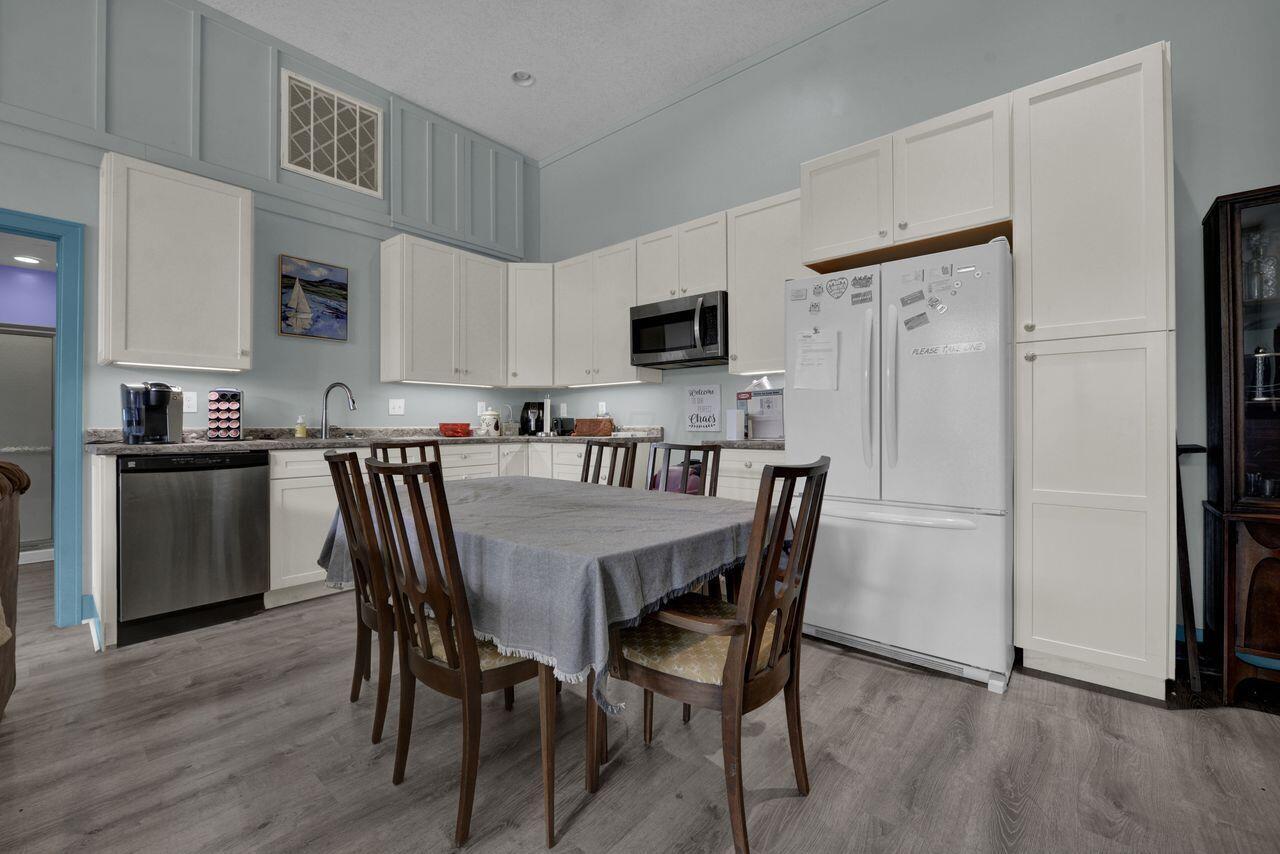 Granville, Ohio, 43023, United States, 5 Bedrooms Bedrooms, ,3 BathroomsBathrooms,Residential,For Sale,1970810