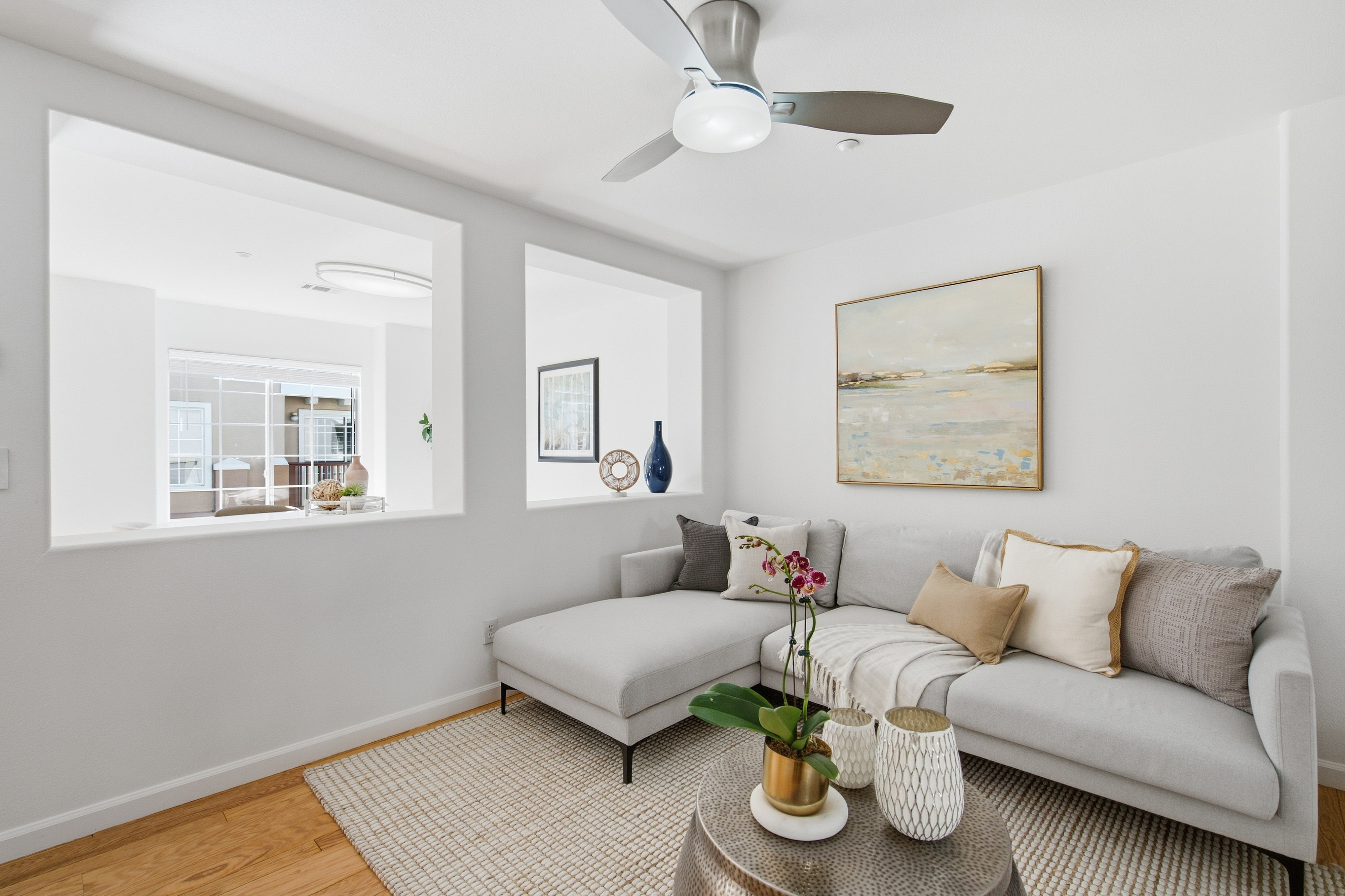  Beautifully Updated End-Unit with Reserve Views - 物件實景
