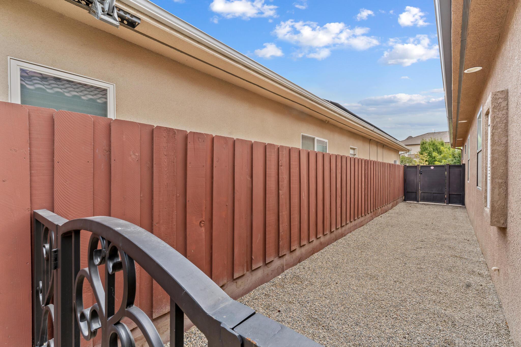 Visalia, California, 93291, United States, 4 Bedrooms Bedrooms, ,3 BathroomsBathrooms,Residential,For Sale,1976772