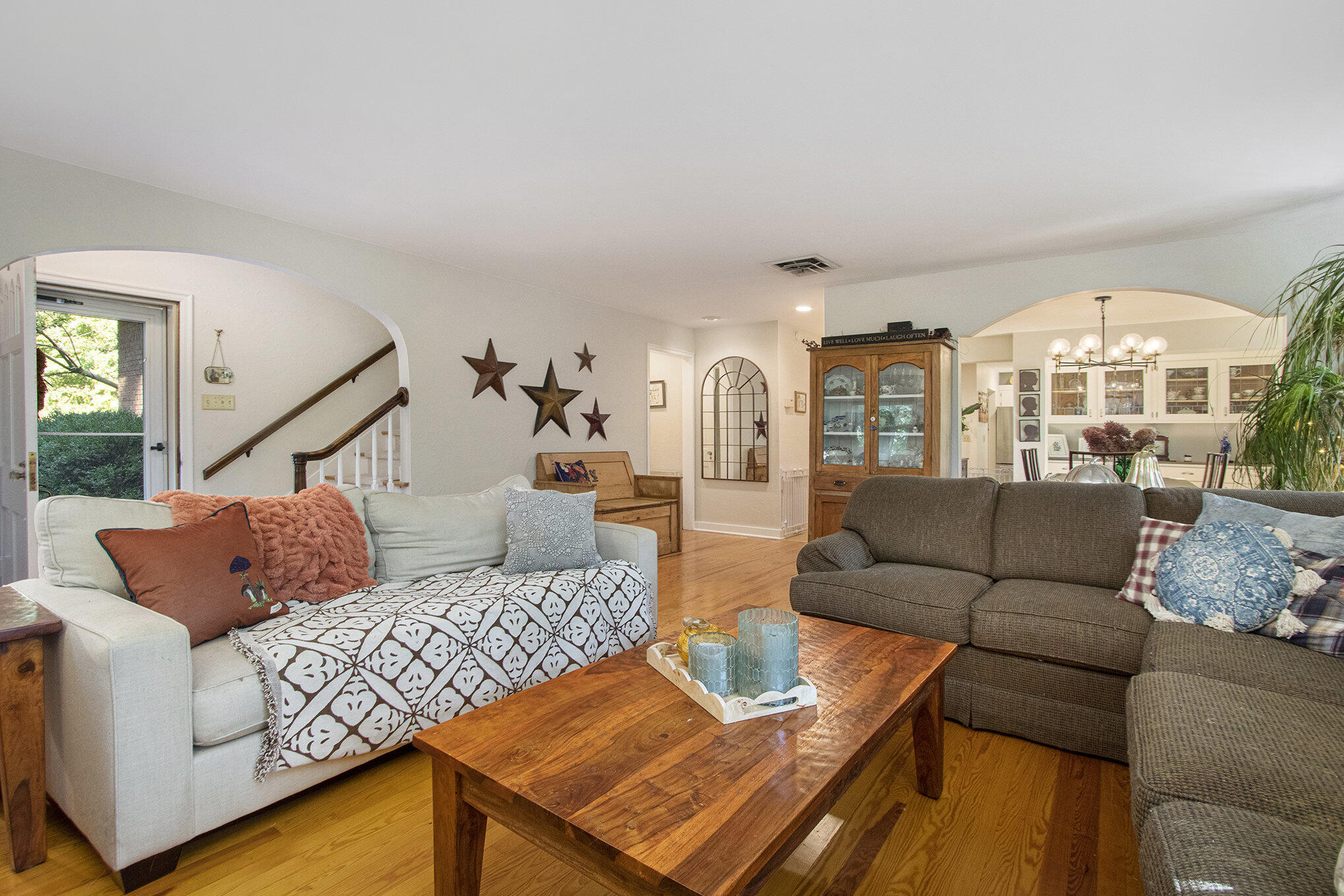 St. Joseph, Michigan, 49085, United States, 5 Bedrooms Bedrooms, ,4 BathroomsBathrooms,Residential,For Sale,1960550