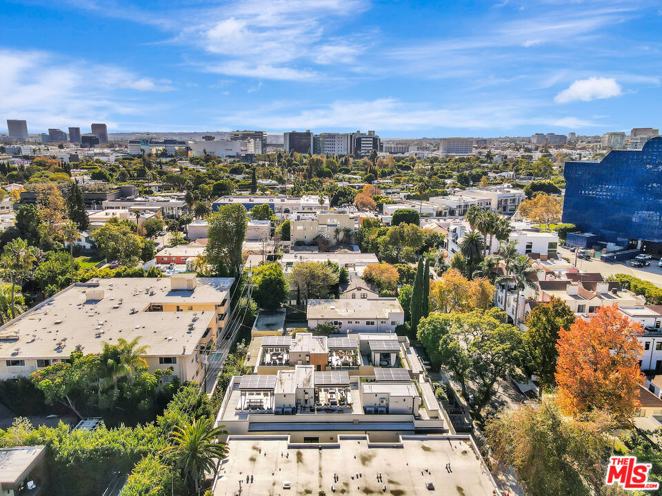 West Hollywood, California, 90069, United States, 3 Bedrooms Bedrooms, ,3 BathroomsBathrooms,Residential,For Sale,1999893