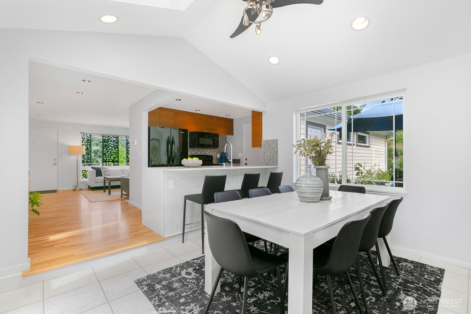 Bellevue, Washington, 98006, United States, 4 Bedrooms Bedrooms, ,1 BathroomBathrooms,Residential,For Sale,1913092
