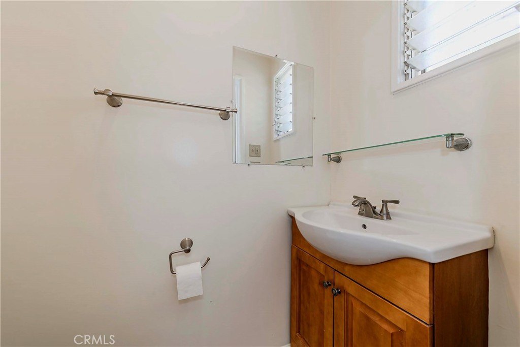 La Crescenta, California, 91214, United States, 3 Bedrooms Bedrooms, ,2 BathroomsBathrooms,Residential,For Sale,1926243