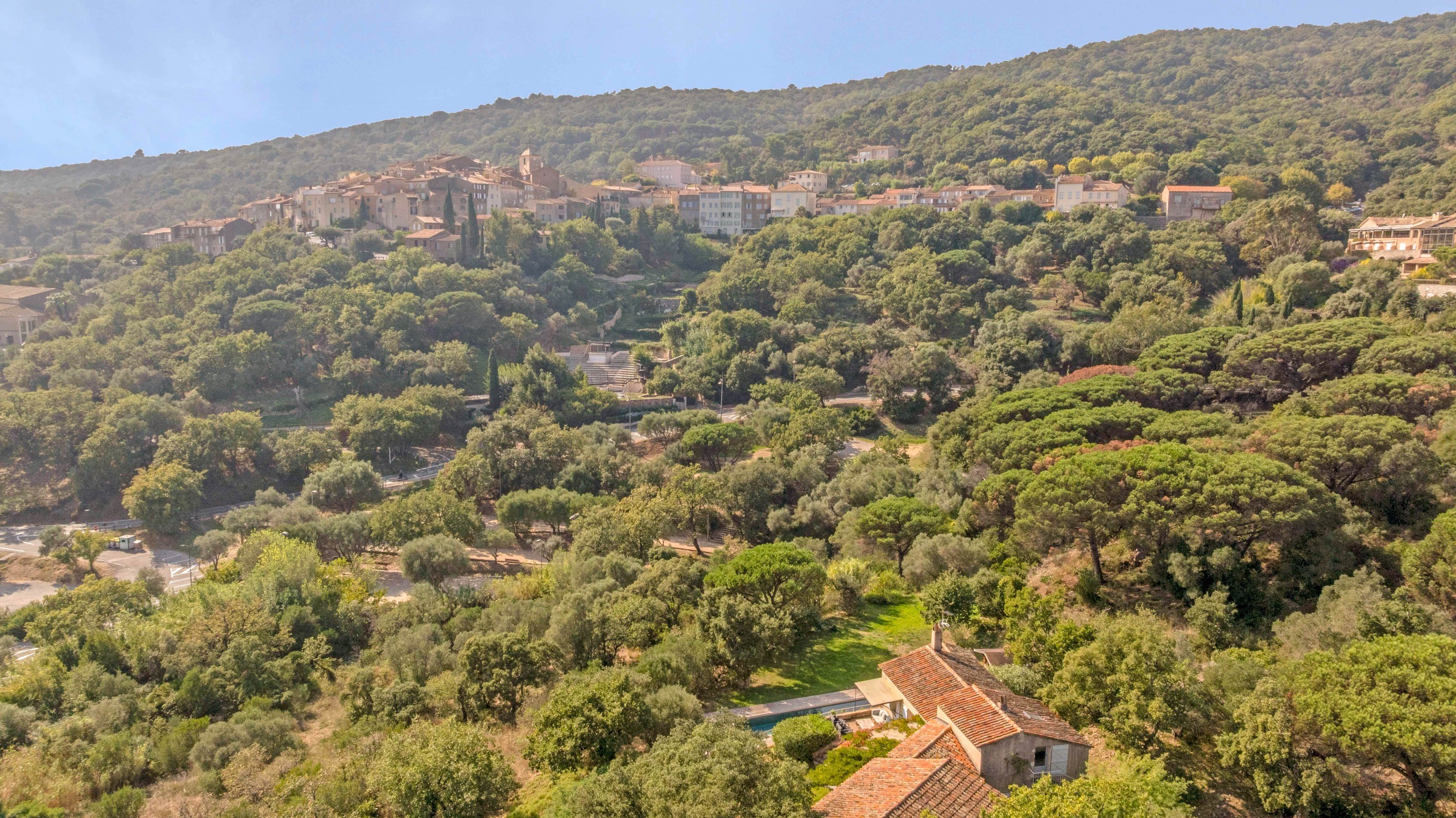  Provençal farmhouse with village view and sea glimpse for sale in Ramatuelle - 物件實景