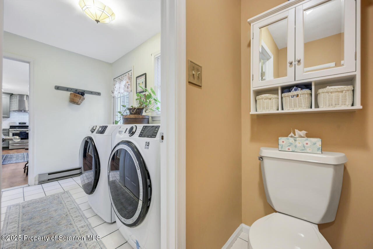 Moscow, Pennsylvania, 18444, United States, 4 Bedrooms Bedrooms, ,3 BathroomsBathrooms,Residential,For Sale,1999733