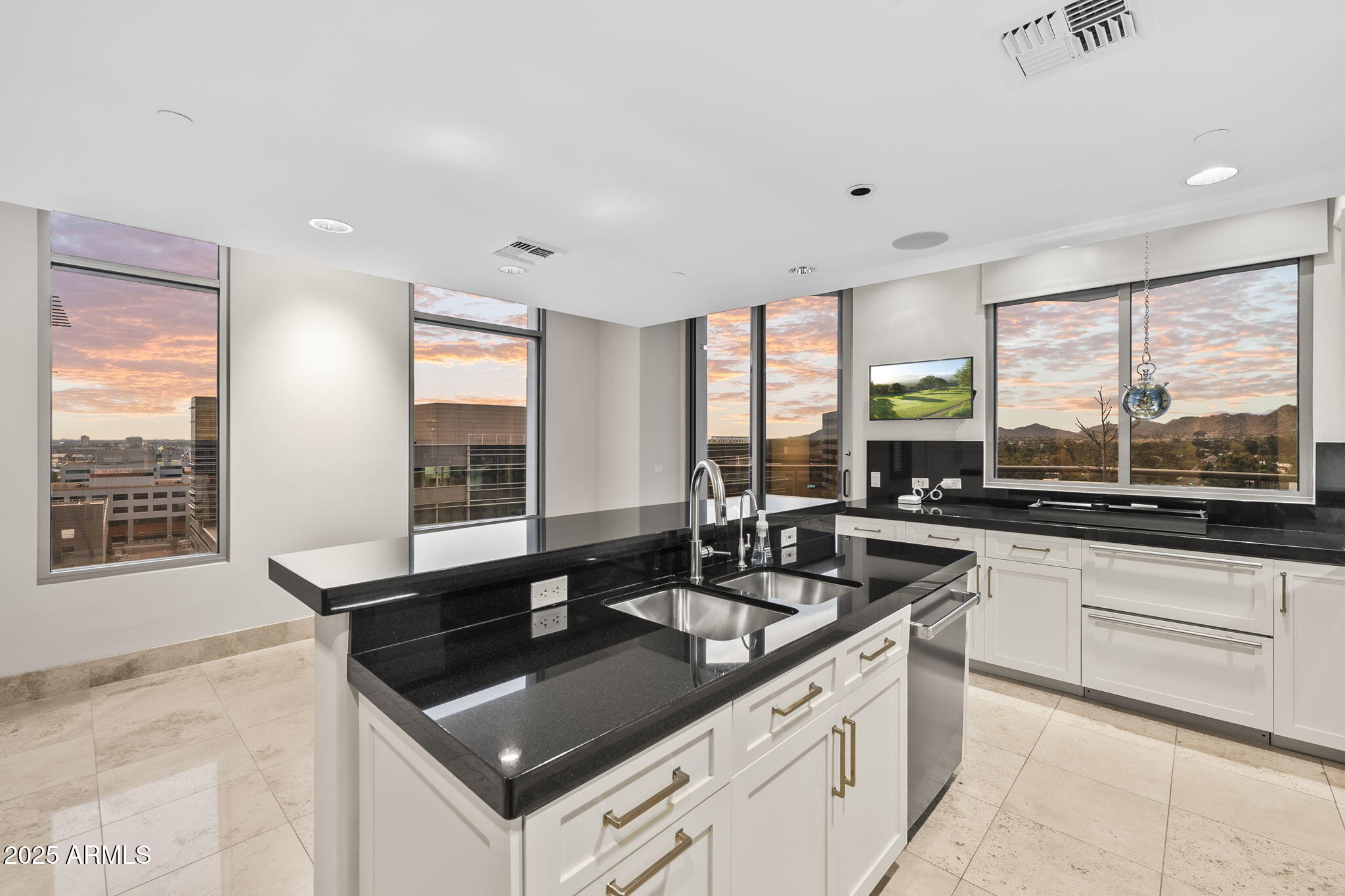 Phoenix, Arizona, 85016, United States, 3 Bedrooms Bedrooms, ,Residential,For Sale,1934472