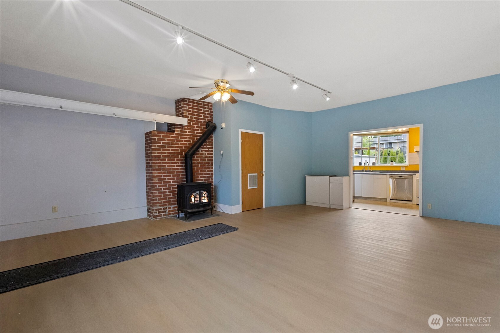 Ferndale, Washington, 98248, United States, 6 Bedrooms Bedrooms, ,2 BathroomsBathrooms,Residential,For Sale,1921640
