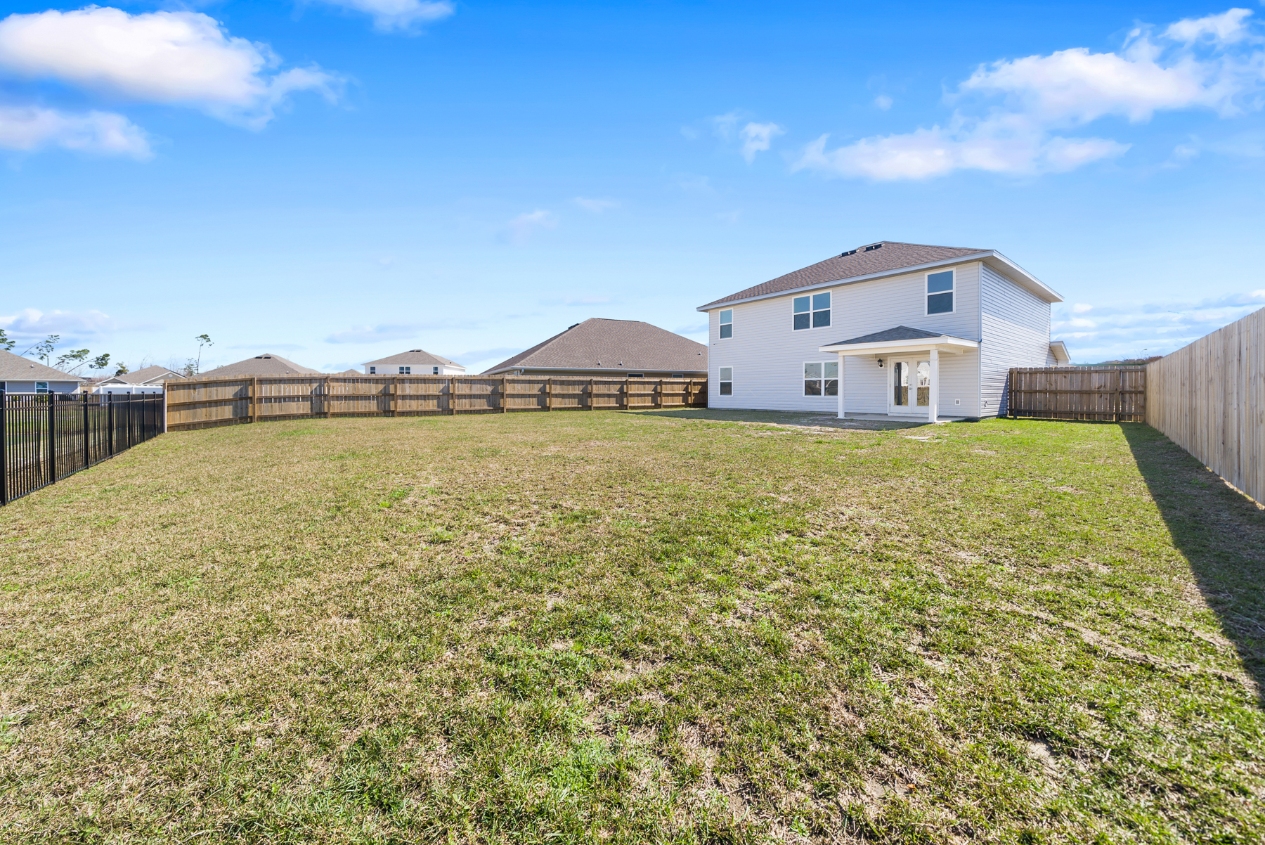  Thoughtfully Designed Residence With Fenced Backyard Near Tyndall AFB - 物件實景