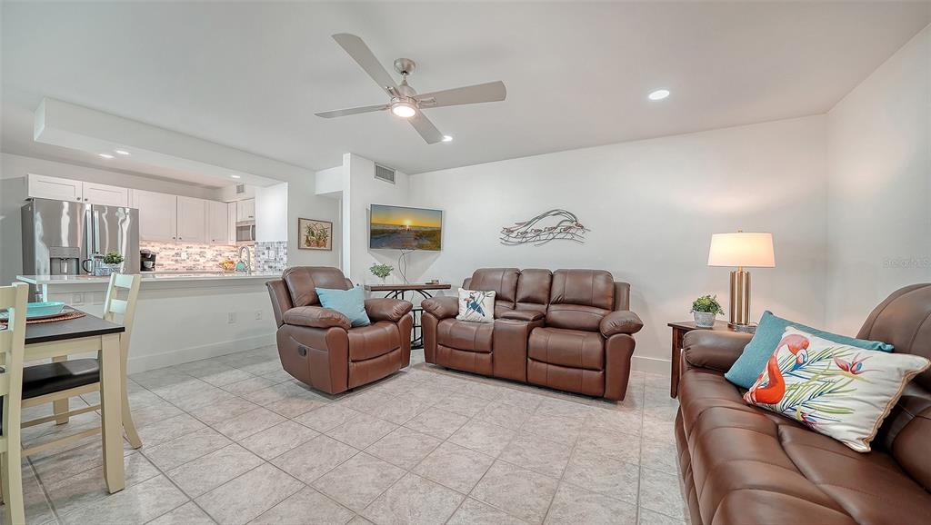 Sarasota, Florida, 34242, United States, 2 Bedrooms Bedrooms, ,2 BathroomsBathrooms,Residential,For Sale,1987938