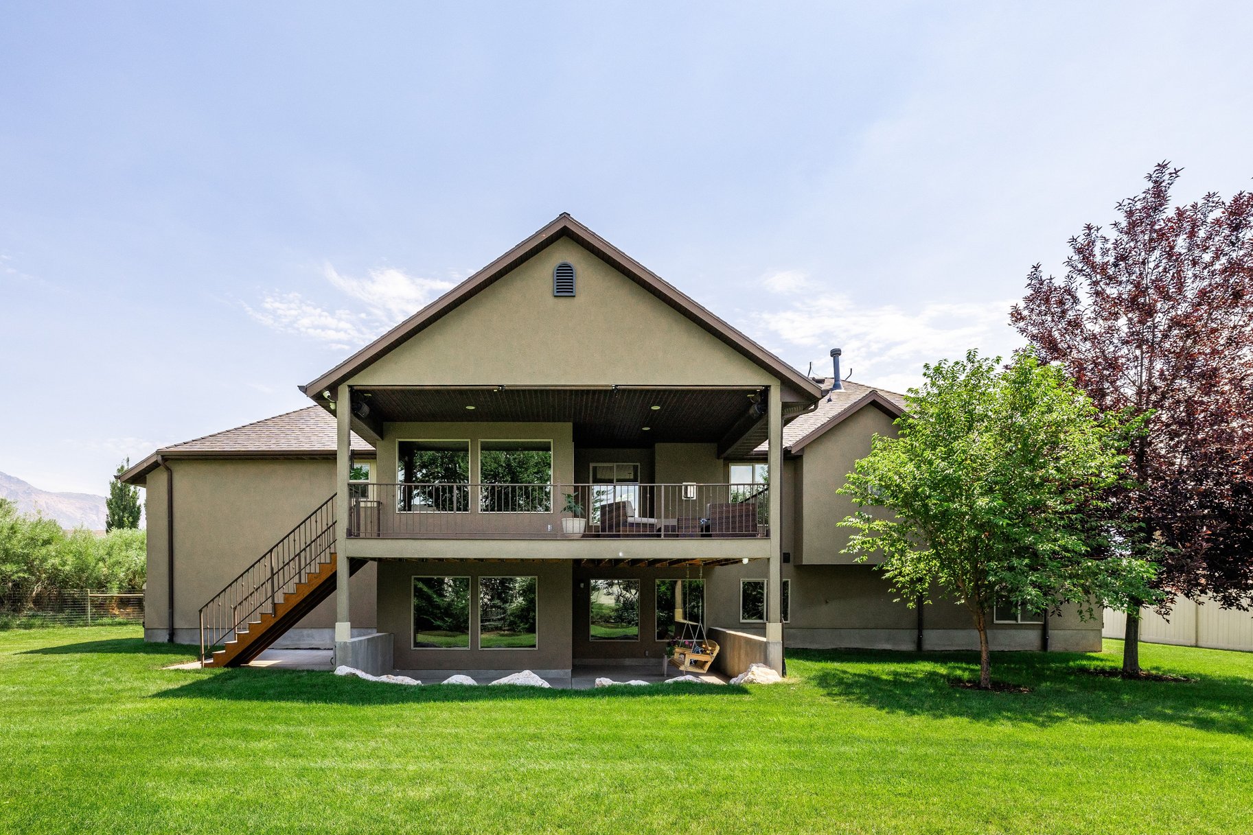  Luxury Custom Rambler on .86 Acre Park Like Setting and Extensive Mountain Views - 物件實景