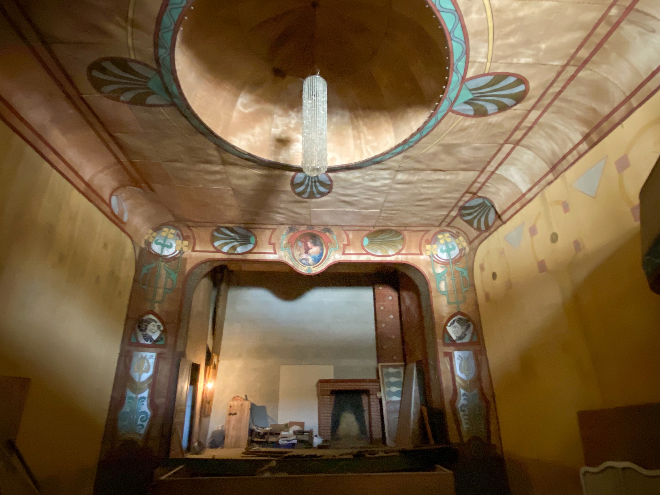  Castle XVIII with theatre and caretaker