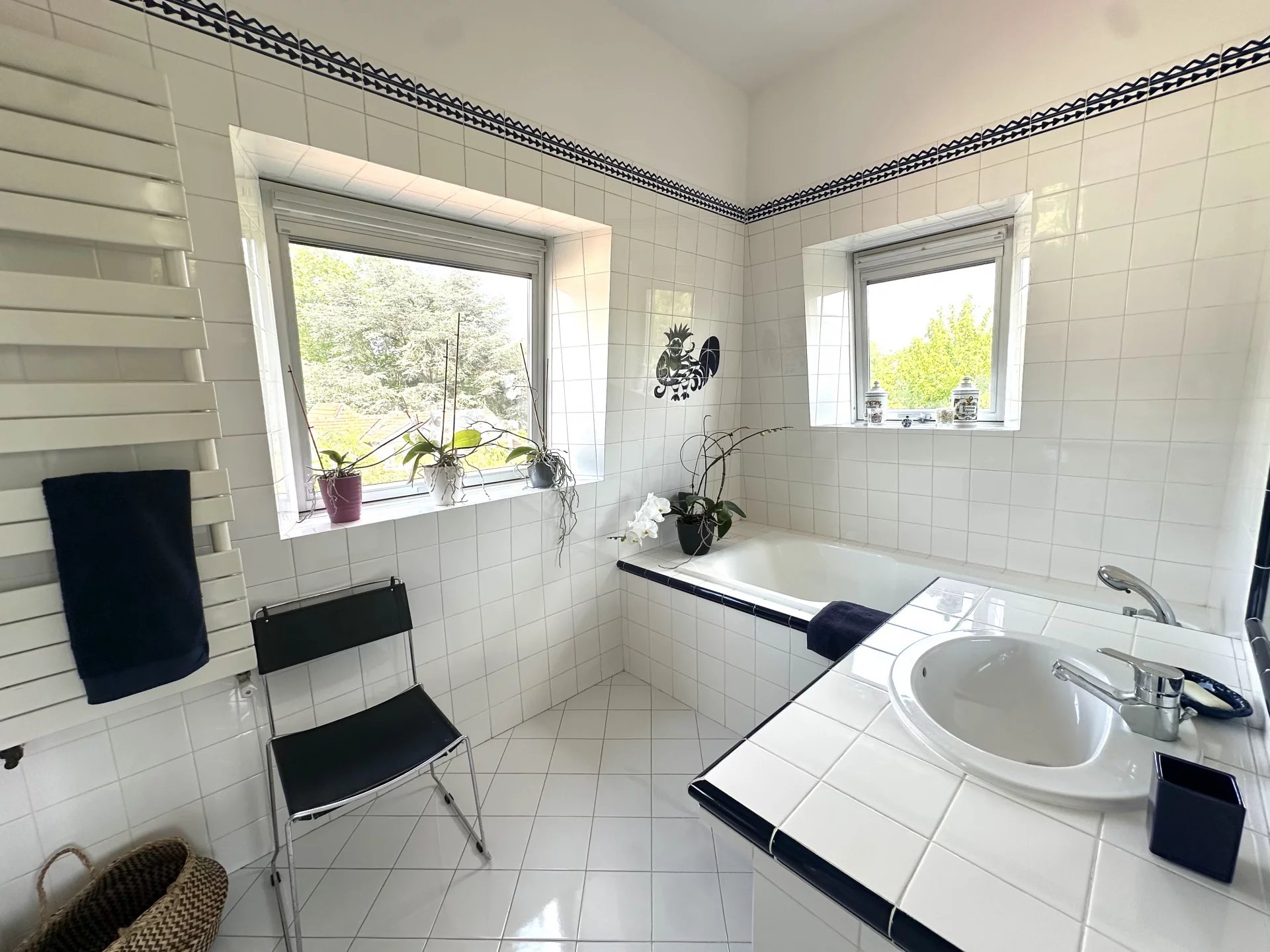 Le Vésinet, Île-de-France, 78110, FR, 6 Bedrooms Bedrooms, ,5 BathroomsBathrooms,Residential,For Sale,1994662