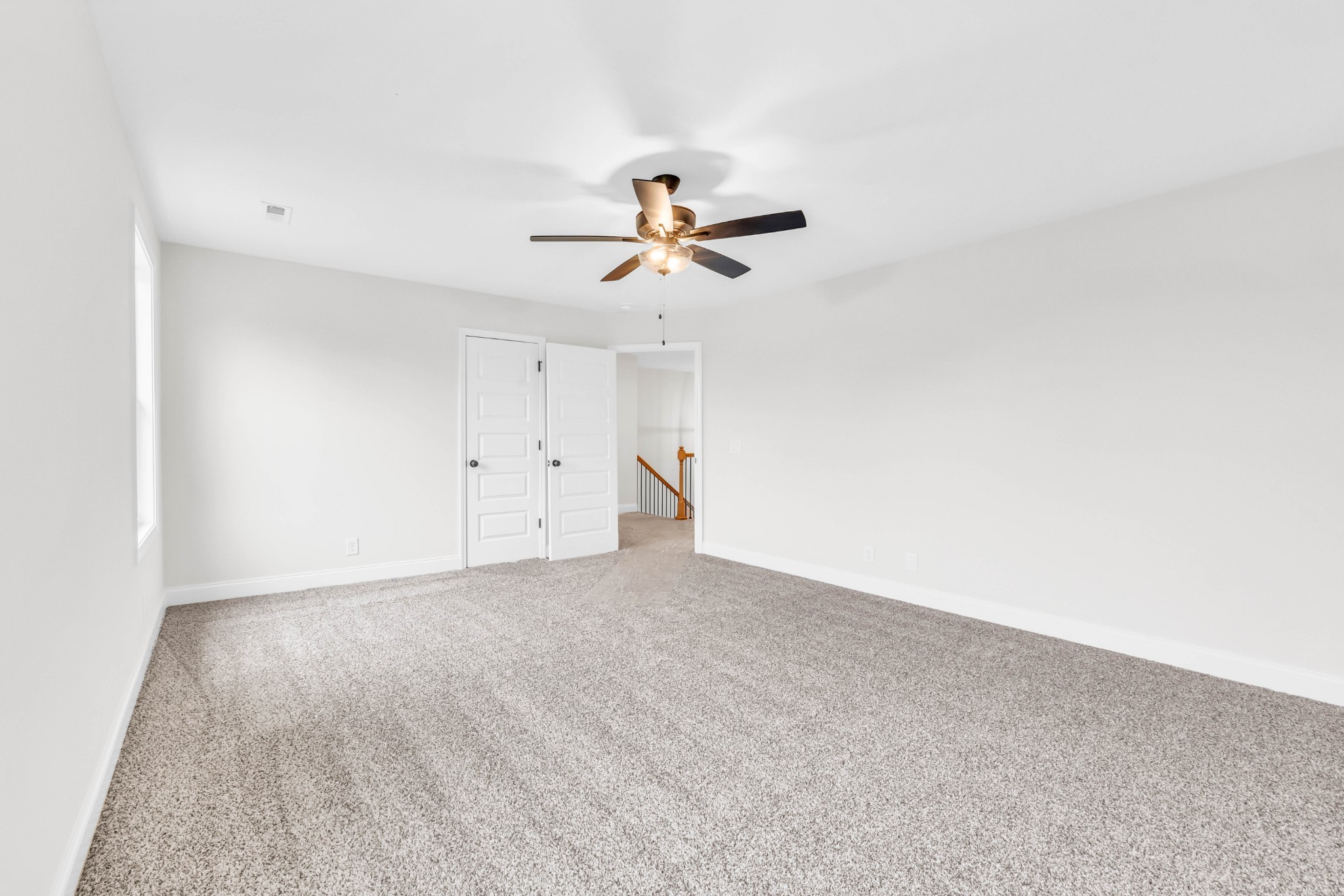 Clarksville, Tennessee, 37040, United States, 4 Bedrooms Bedrooms, ,3 BathroomsBathrooms,Residential,For Sale,1974030