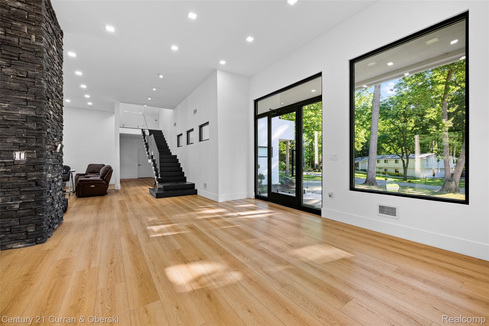 Farmington, Michigan, 48334, United States, 7 Bedrooms Bedrooms, ,8 BathroomsBathrooms,Residential,For Sale,1980731