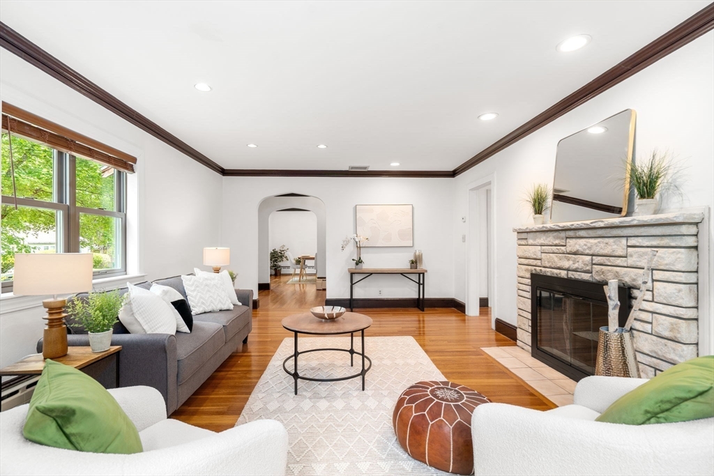 Newton, Massachusetts, 02468, United States, 4 Bedrooms Bedrooms, ,4 BathroomsBathrooms,Residential,For Sale,1942109