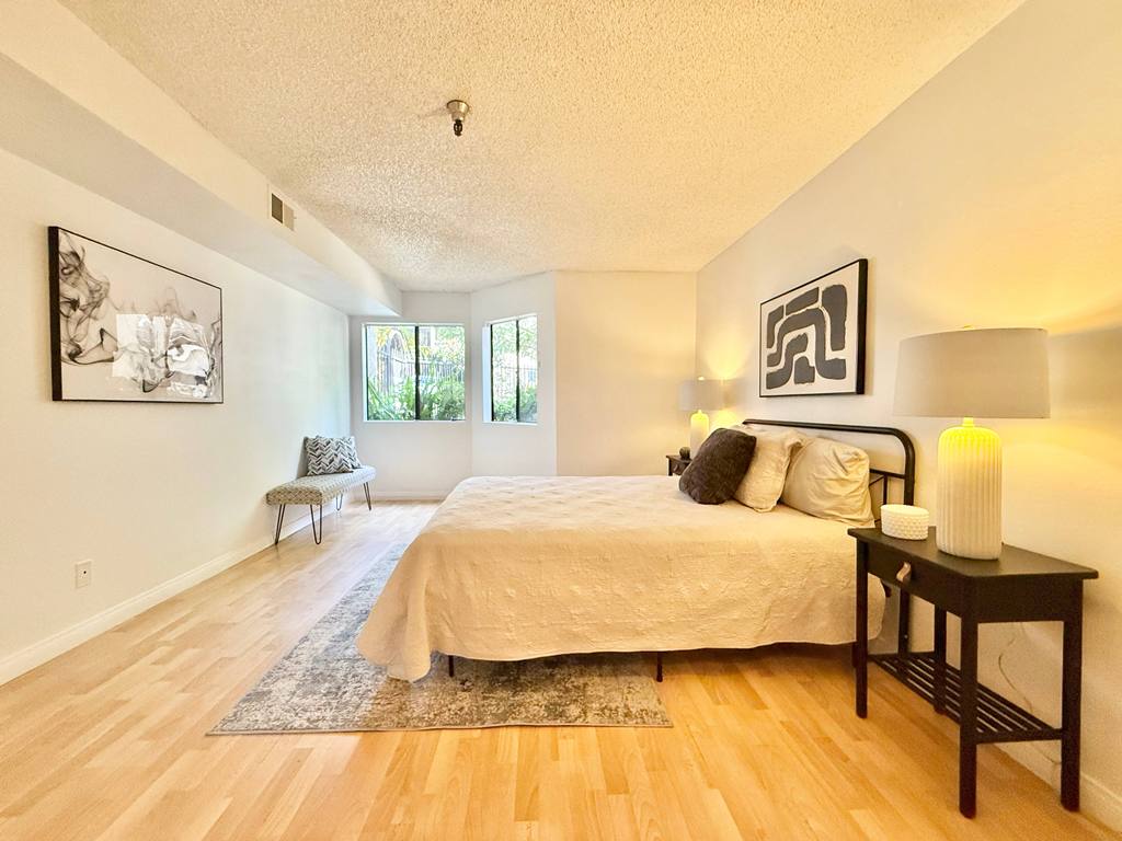 Long Beach, California, 90815, United States, 2 Bedrooms Bedrooms, ,2 BathroomsBathrooms,Residential,For Sale,1830564