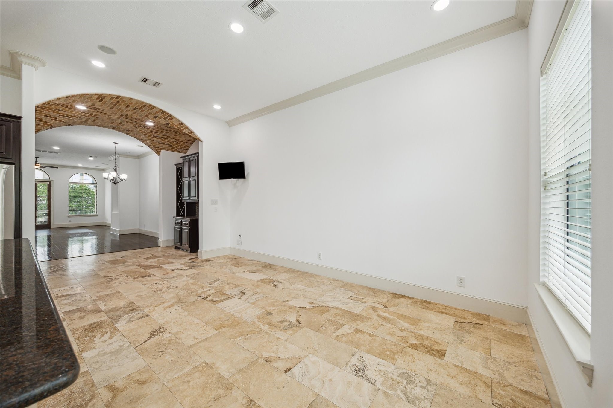  5411 Gibson Street - 物件實景