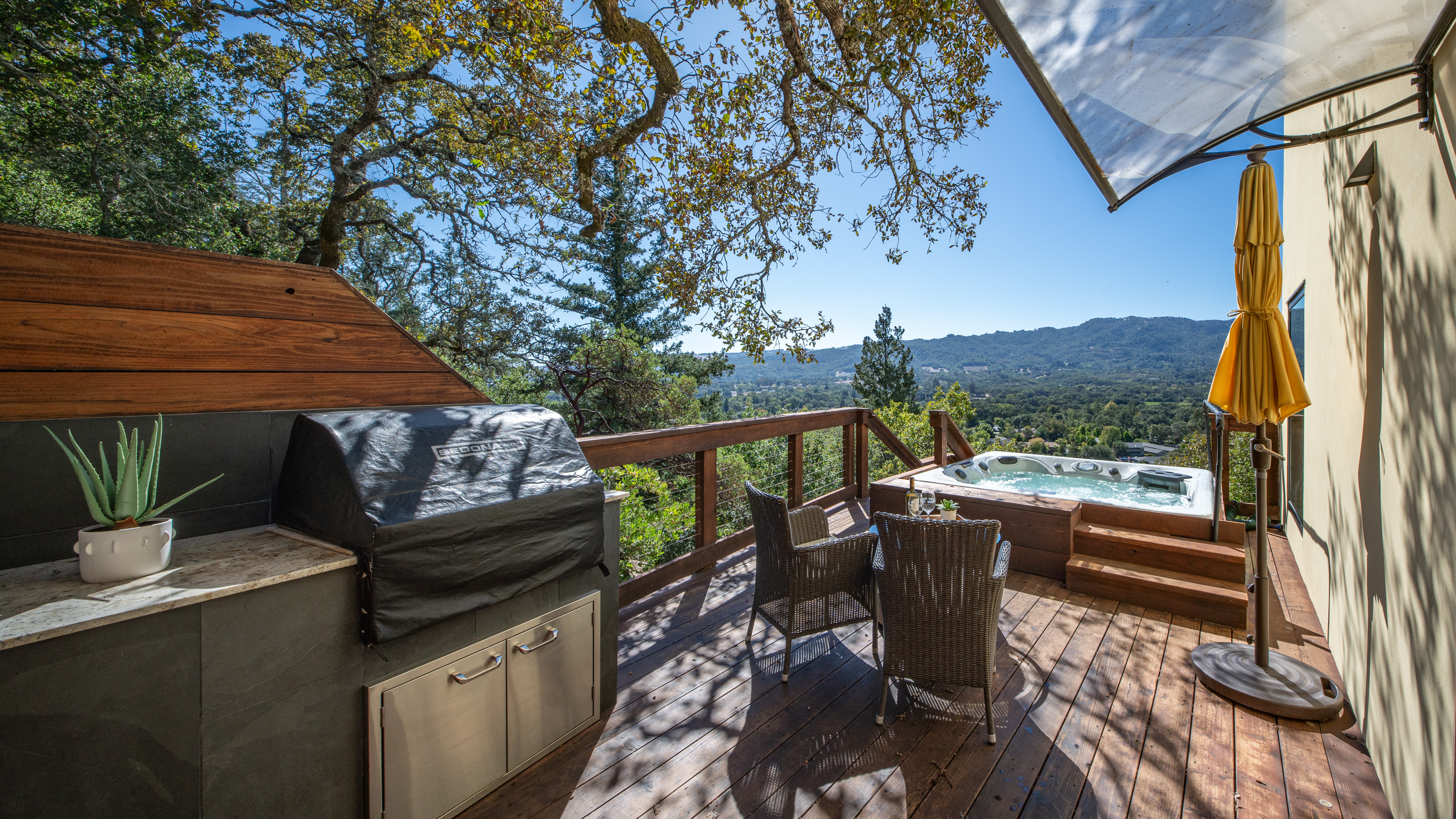  Panoramic Sonoma Views & Income-Producing ADU - 物件實景
