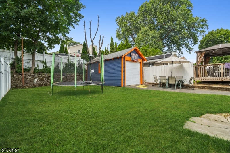 Belleville Twp., New Jersey, 07109, United States, 4 Bedrooms Bedrooms, ,2 BathroomsBathrooms,Residential,For Sale,1988338