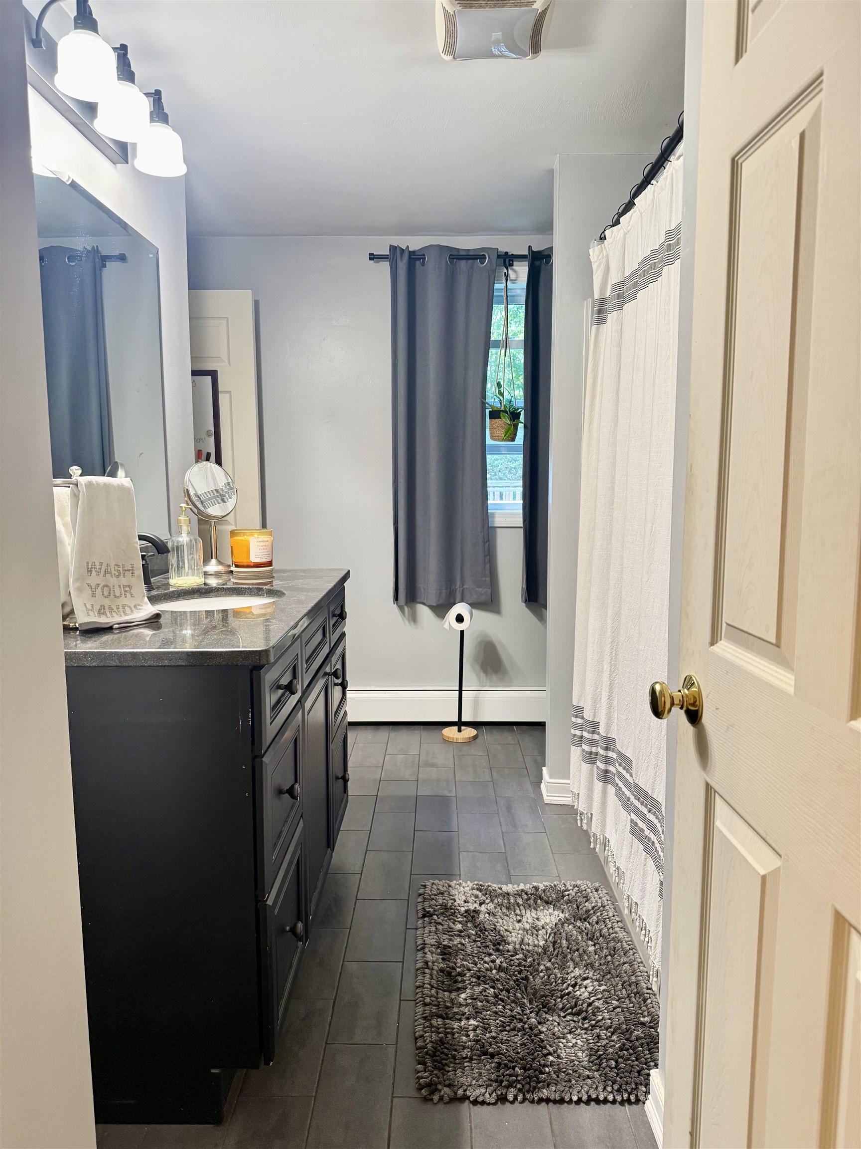 Newton, New Hampshire, 03858, United States, 3 Bedrooms Bedrooms, ,2 BathroomsBathrooms,Residential,For Sale,1981448