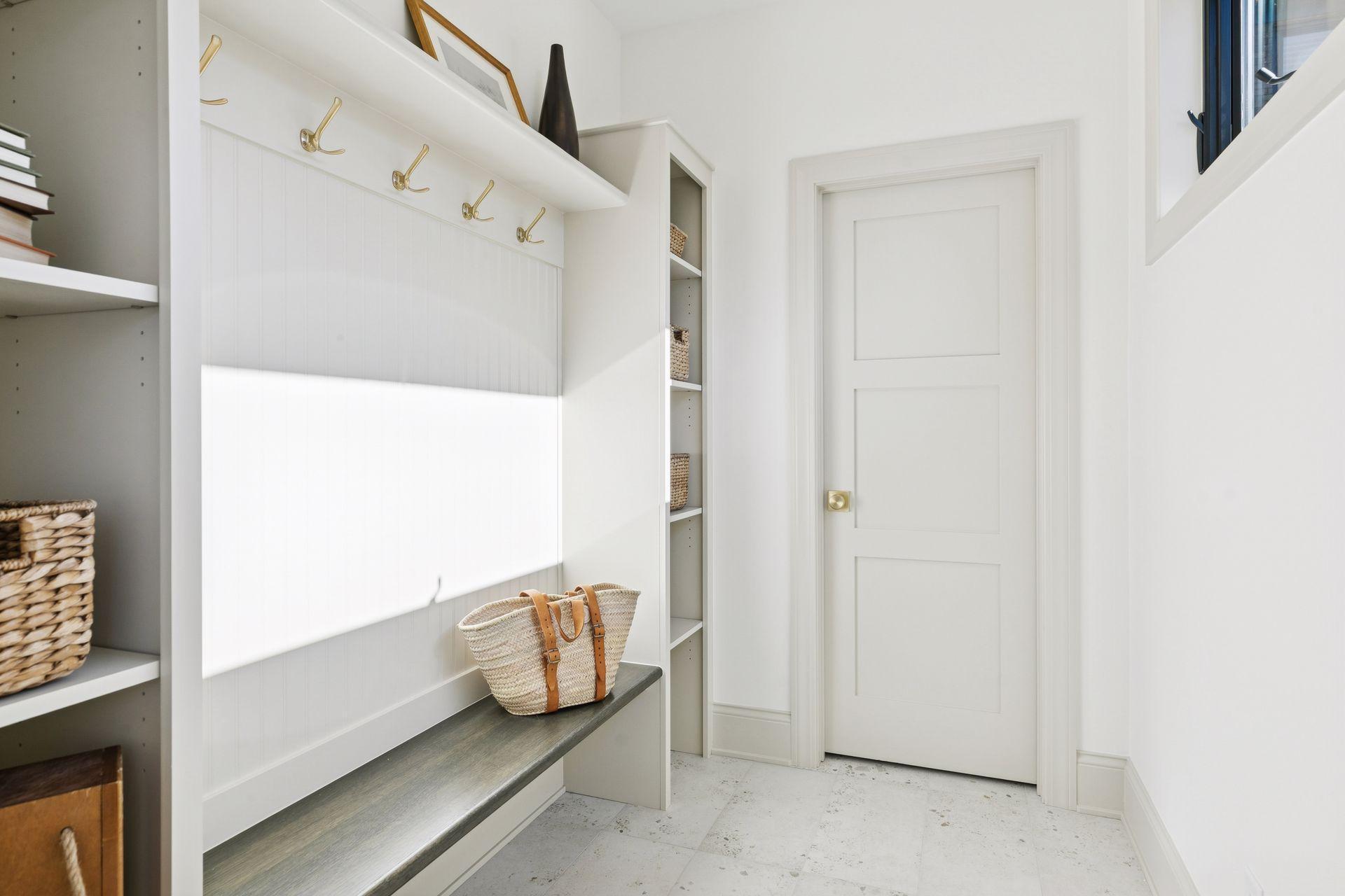 Saint Paul, Minnesota, 55105, United States, 5 Bedrooms Bedrooms, ,4 BathroomsBathrooms,Residential,For Sale,1989282