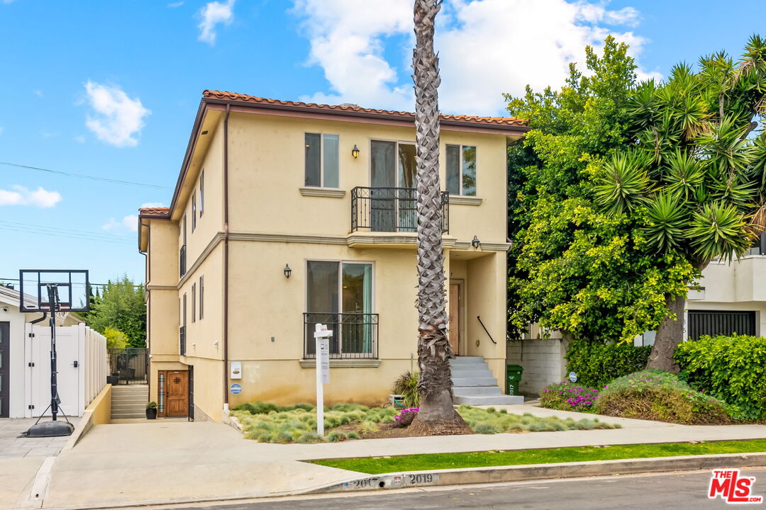 Los Angeles, California, 90025, United States, 6 Bedrooms Bedrooms, ,Residential,For Sale,1932013