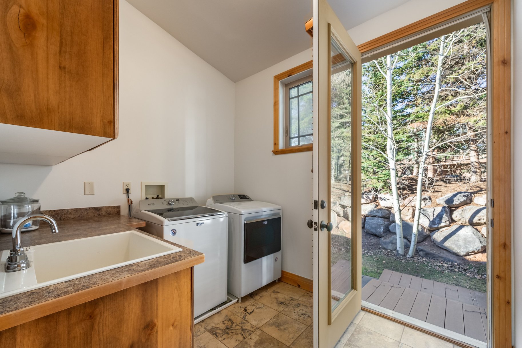  Modern Design Meets Alpine Charm in Jeremy Ranch - 物件實景