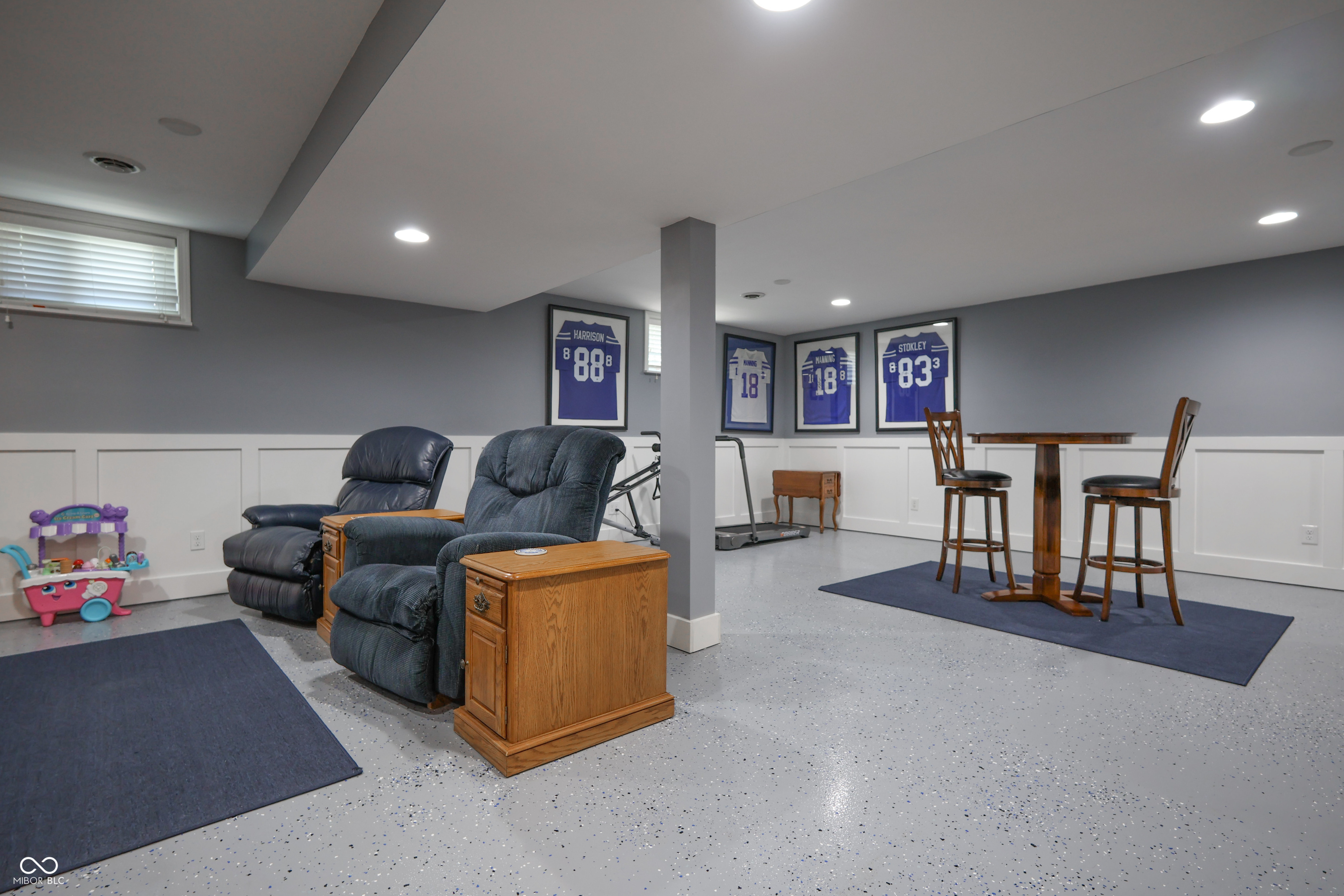 Columbus, Indiana, 47203, United States, 5 Bedrooms Bedrooms, ,6 BathroomsBathrooms,Residential,For Sale,1975671