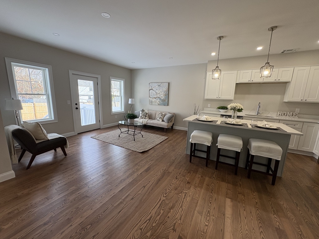 Worcester, Massachusetts, 01606, United States, 3 Bedrooms Bedrooms, ,3 BathroomsBathrooms,Residential,For Sale,1992999