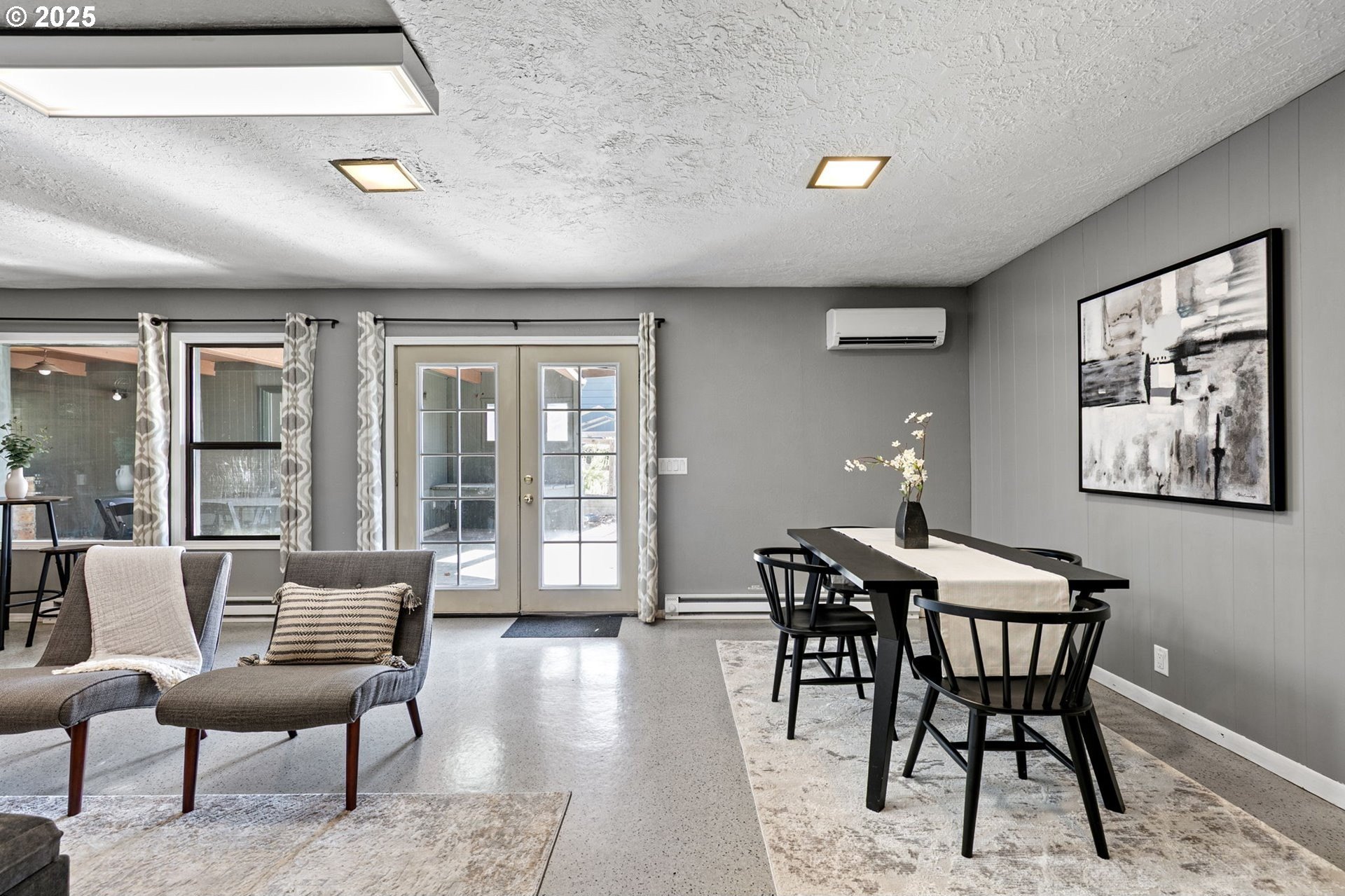 Springfield, Oregon, 97477, United States, 4 Bedrooms Bedrooms, ,2 BathroomsBathrooms,Residential,For Sale,1918433