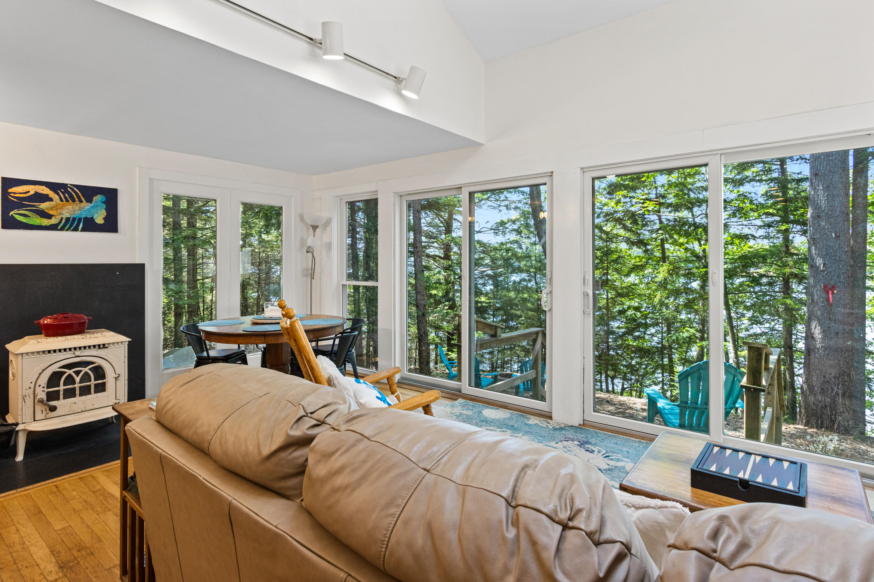 Freeport, Maine, 04032, United States, 2 Bedrooms Bedrooms, ,2 BathroomsBathrooms,Residential,For Sale,1917766