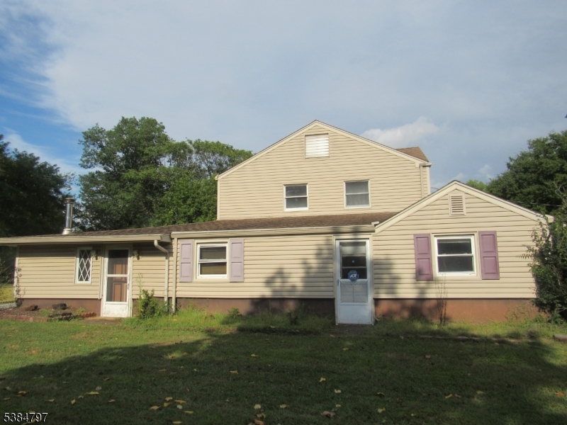 Piscataway Twp., New Jersey, 08854, United States, 3 Bedrooms Bedrooms, ,2 BathroomsBathrooms,Residential,For Sale,1949354