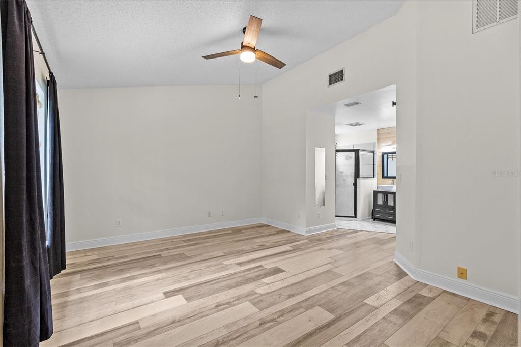 Tarpon Springs, Florida, 34689, United States, 4 Bedrooms Bedrooms, ,2 BathroomsBathrooms,Residential,For Sale,1920120