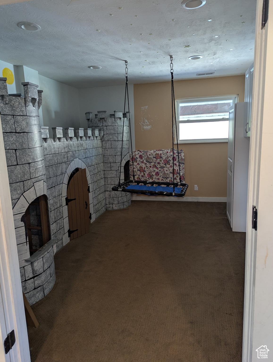 Orem, Utah, 84097, United States, 7 Bedrooms Bedrooms, ,3 BathroomsBathrooms,Residential,For Sale,1983193