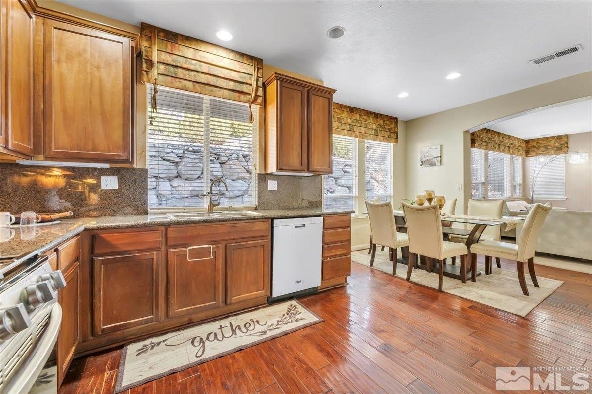 Reno, Nevada, 89523, United States, 5 Bedrooms Bedrooms, ,3 BathroomsBathrooms,Residential,For Sale,1982718