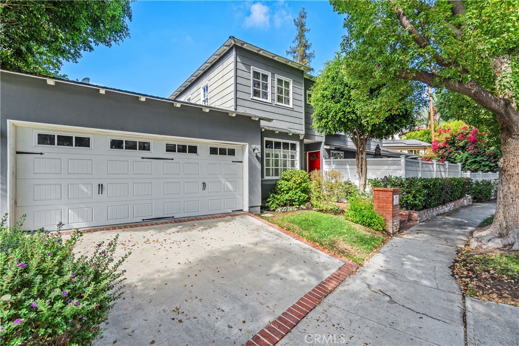 Studio City, California, 91602, United States, 5 Bedrooms Bedrooms, ,4 BathroomsBathrooms,Residential,For Sale,1947106