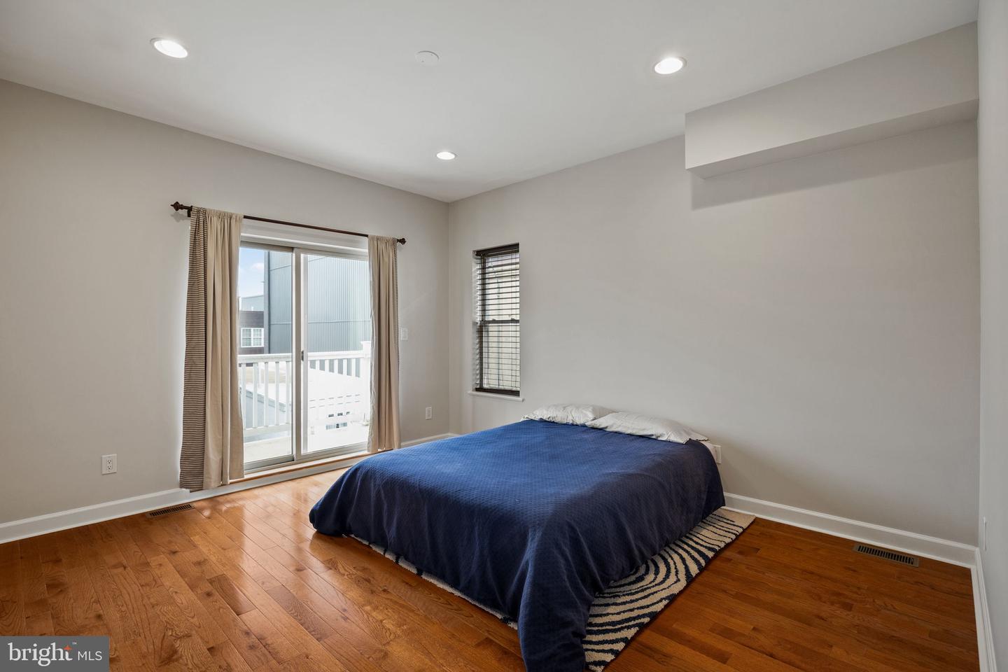 Philadelphia, Pennsylvania, 19146, United States, 3 Bedrooms Bedrooms, ,2 BathroomsBathrooms,Residential,For Sale,1949771