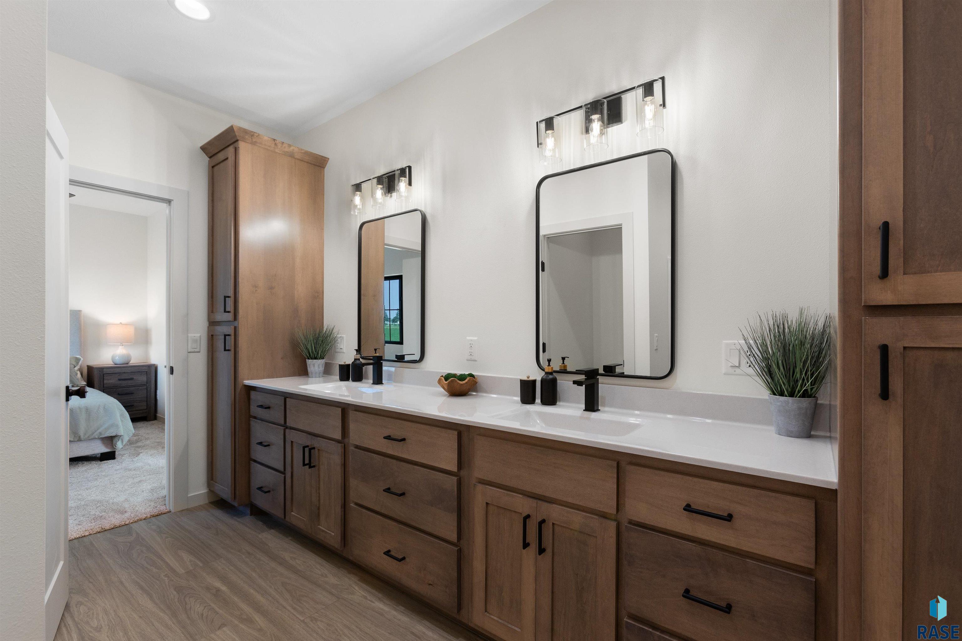 Rock Rapids, Iowa, 51246, United States, 5 Bedrooms Bedrooms, ,3 BathroomsBathrooms,Residential,For Sale,1957836