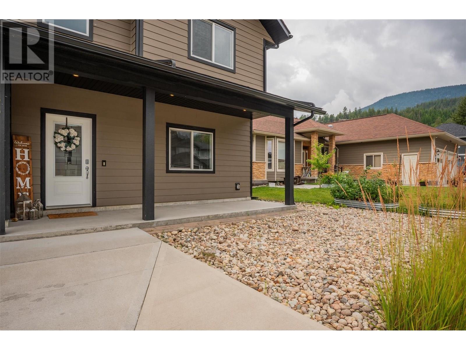 CASTLEGAR, British Columbia, V1N 4X9, CA, 5 Bedrooms Bedrooms, ,2 BathroomsBathrooms,Residential,For Sale,1913698