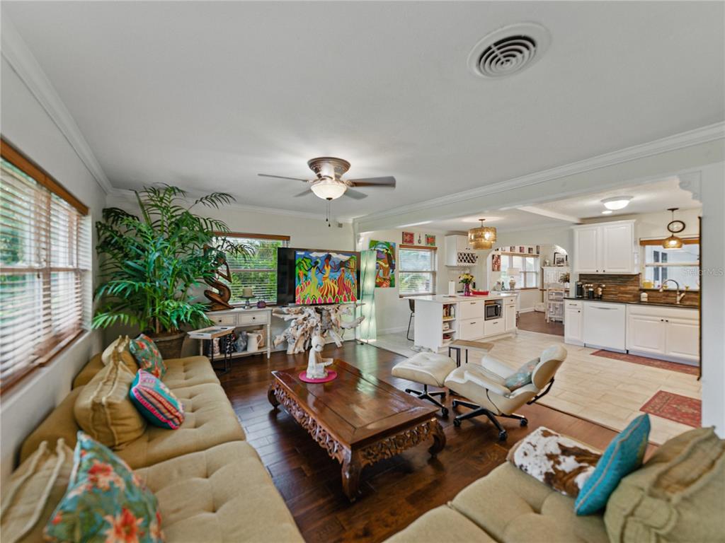 Gulfport, Florida, 33707, United States, 3 Bedrooms Bedrooms, ,3 BathroomsBathrooms,Residential,For Sale,1846647