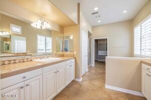 Valencia, California, 91354, United States, 2 Bedrooms Bedrooms, ,3 BathroomsBathrooms,Residential,For Sale,1918825