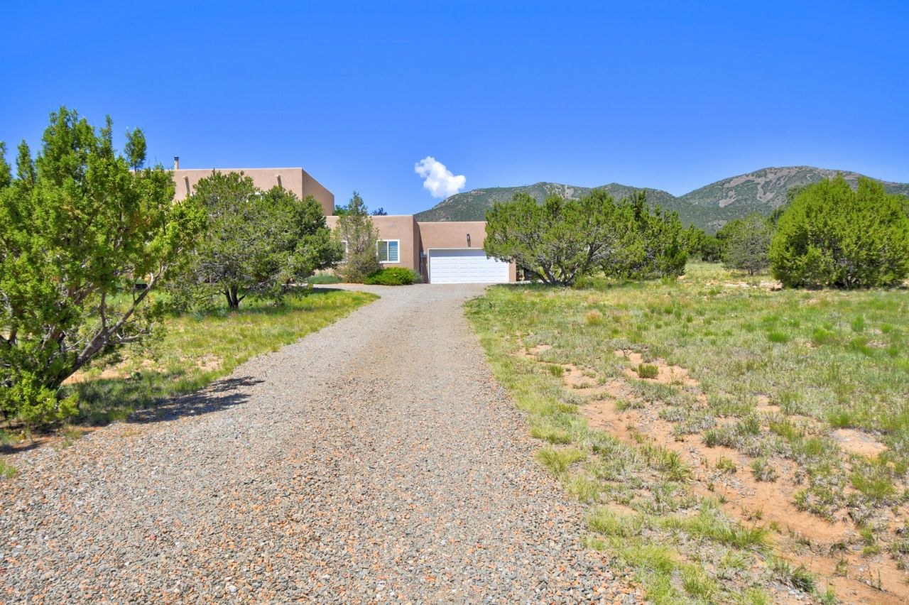 Edgewood, New Mexico, 87015, United States, 3 Bedrooms Bedrooms, ,2 BathroomsBathrooms,Residential,For Sale,1890562