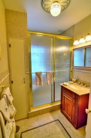 Quincy, Massachusetts, 02169, United States, 4 Bedrooms Bedrooms, ,2 BathroomsBathrooms,Residential,For Sale,1942556