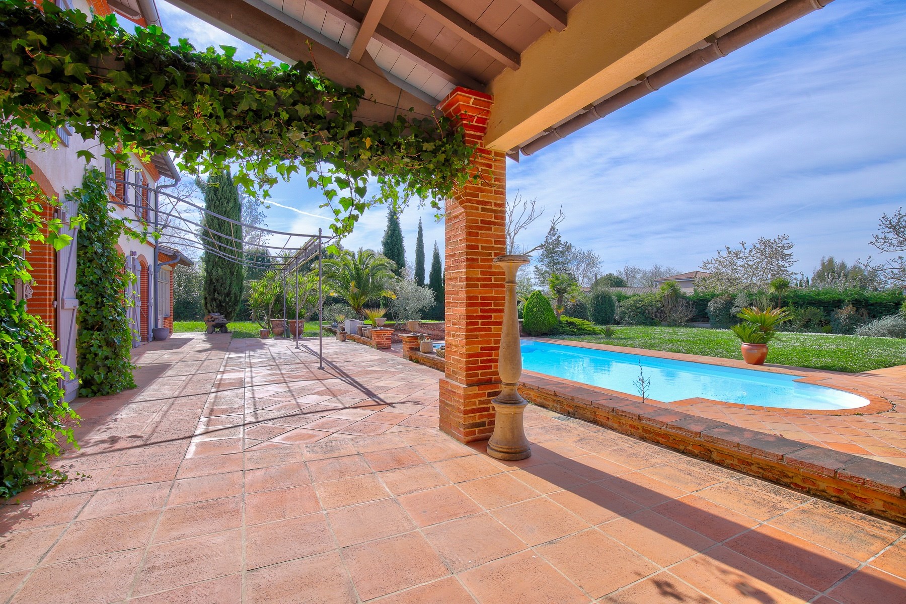  PROXIMITÉ TOULOUSE - MAISON 300m2 - PISCINE - GARAGE - 物件實景